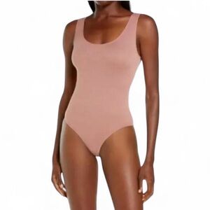 SKIMS *NWT SCOOP TANK BODYSUIT | COLOR: ROSE CLAY | SIZE: S/M